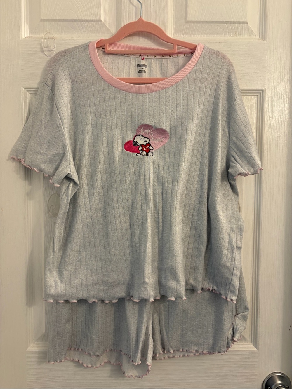 Peanuts Light Gray and Pink Ribbed Snoopy Heart Pajama Set